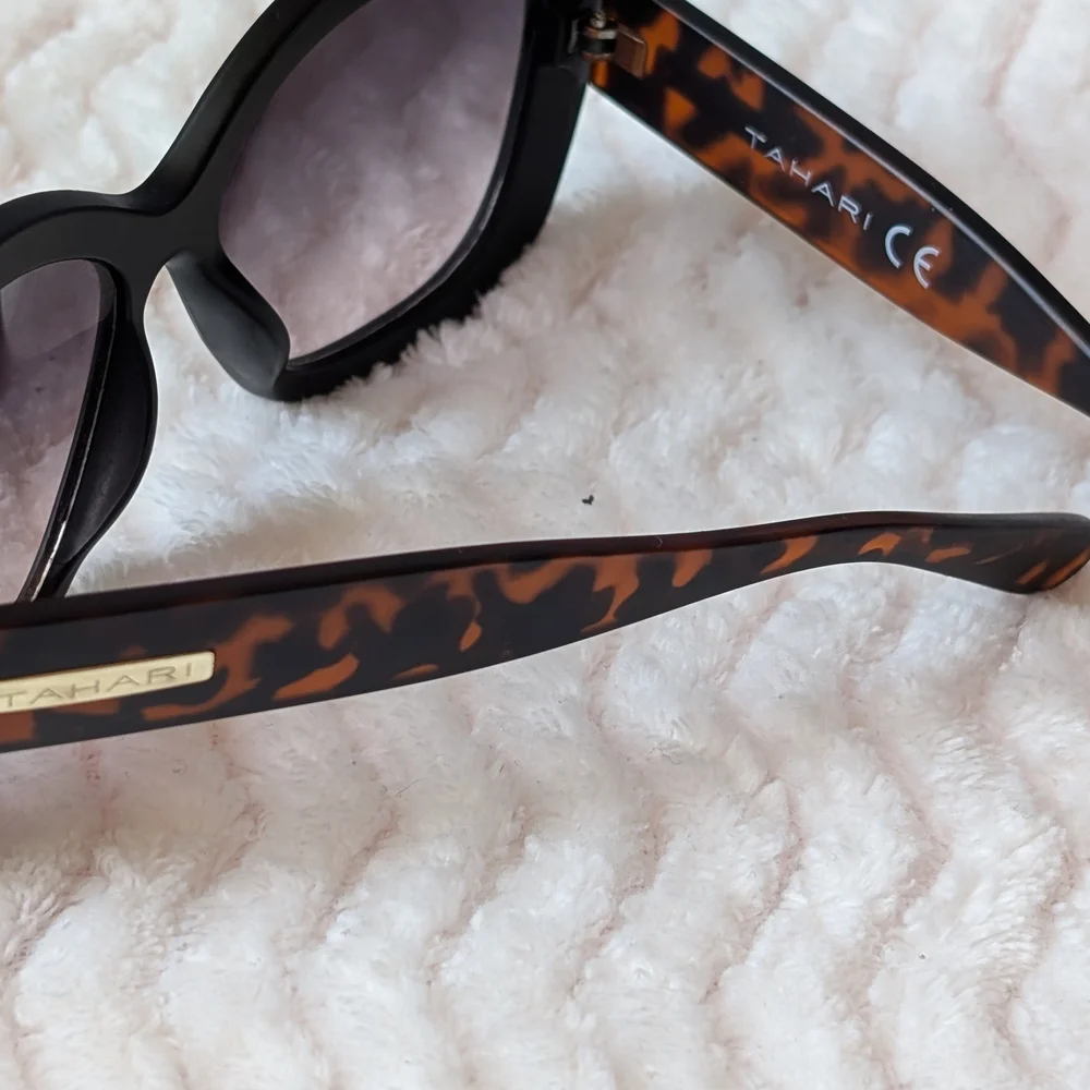 🙋B2G1! Tahari Large Cat eye Matte Black Tortoise Sunglasses - Picture 2 of 5